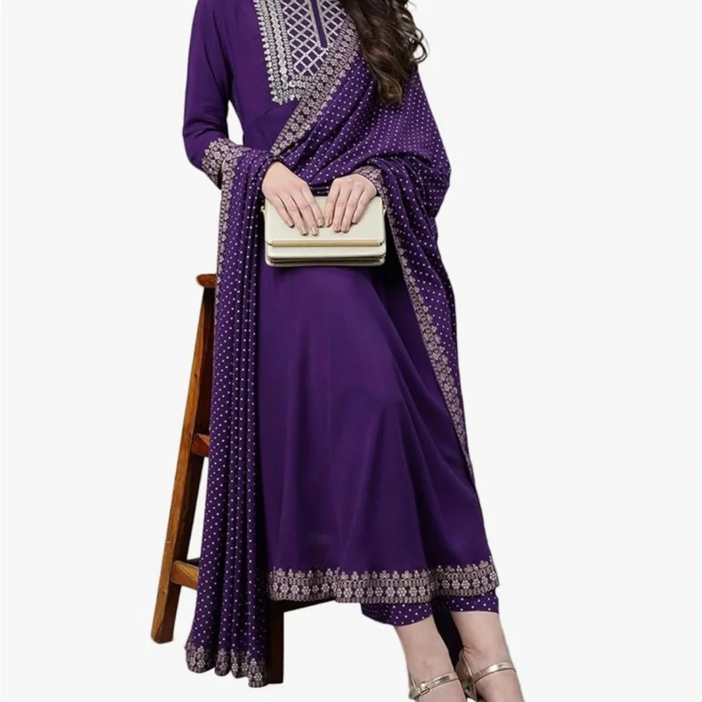 Elegant Purple Women's Kurta Set - Picture 4 of 4